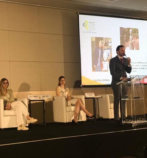 Thyago Antonelli apresentando no Congresso Brasileiro de Psiquiatria de 2022